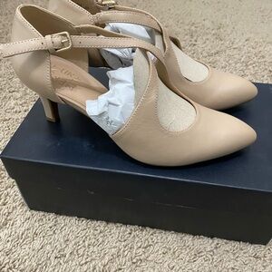 Naturalizer Nude Leather Heels